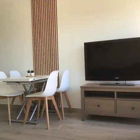 Pieds Dans L'eau Vue Les Mimosas 아파트 봄레미모사