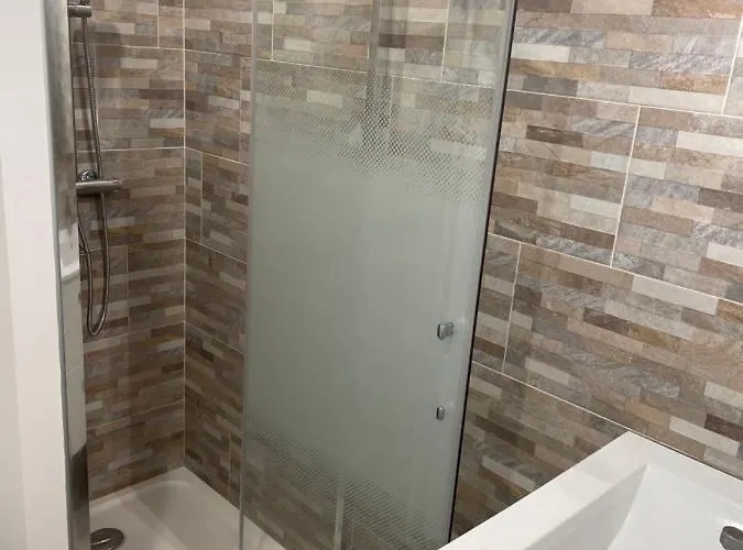 Pieds Dans L'eau Vue Les Mimosas