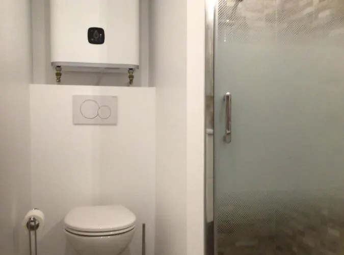 Pieds Dans L'eau Vue Les Mimosas *