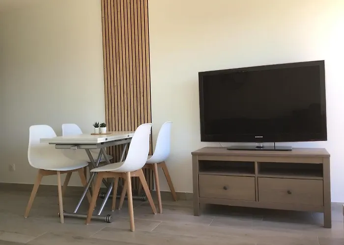 Pieds Dans L'eau Vue Les Mimosas 아파트 봄레미모사